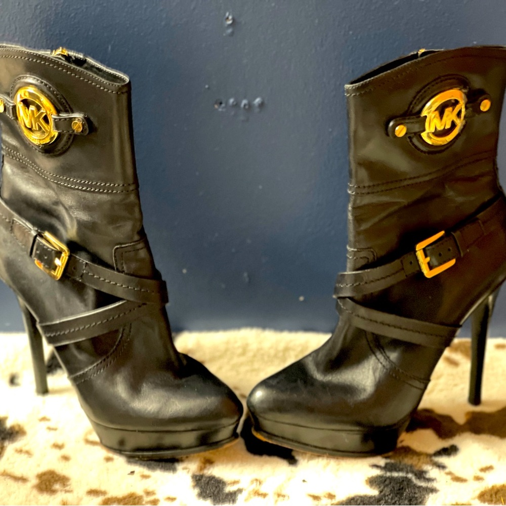 MICHAEL Michael Kors black heeled boots